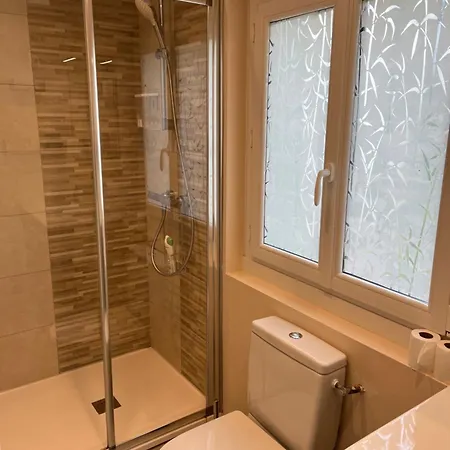 Proche Aeroport 아파트